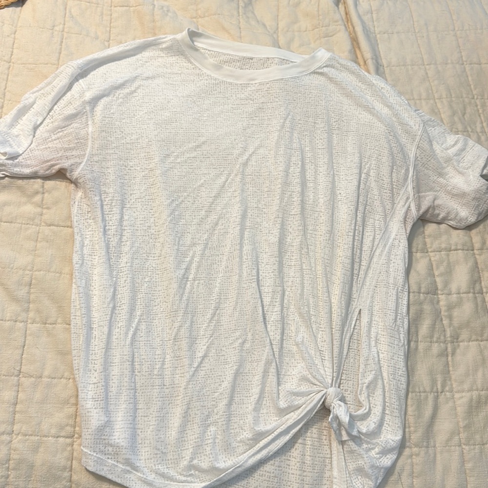 White Lululemon t Shirt